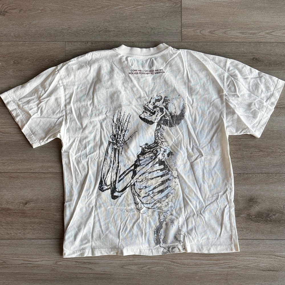 ‘No Weapon’ white premium oversize tee
